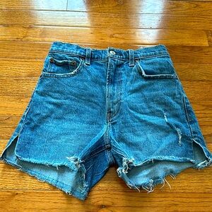 Abercrombie & Fitch Size 2 High rise 4” short